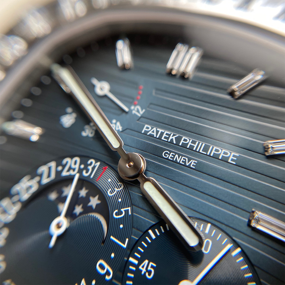 Patek Philippe Nautilus Watch – 5724G-001 - Image 12